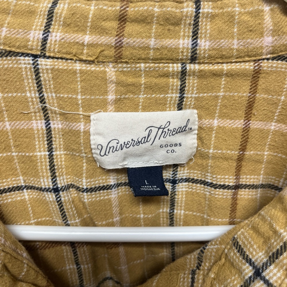 Universal Thread Yellow Flannel - Picture 2 of 5